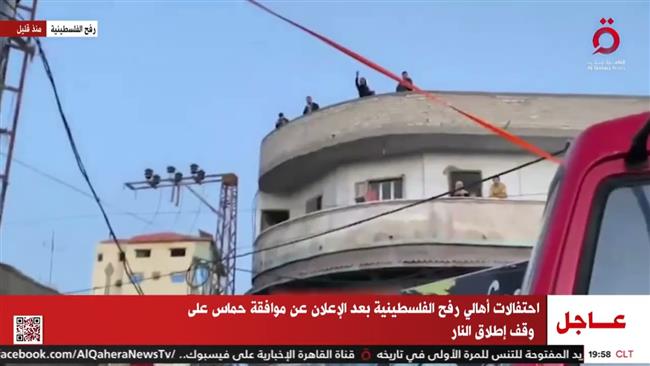الفلسطينيون يتبادلون التهاني بعد موافقة حماس على المقترح المصري