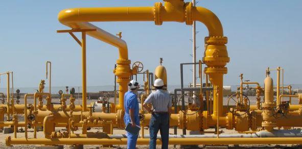 مشروعات تكرير البترول.. إنجاز كبير يرسخ مكانة مصر كمركز إقليمي للطاقة