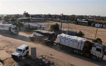   استمرار دخول المساعدات إلى الجانب الفلسطيني وسط العراقيل الإسرائيلية
