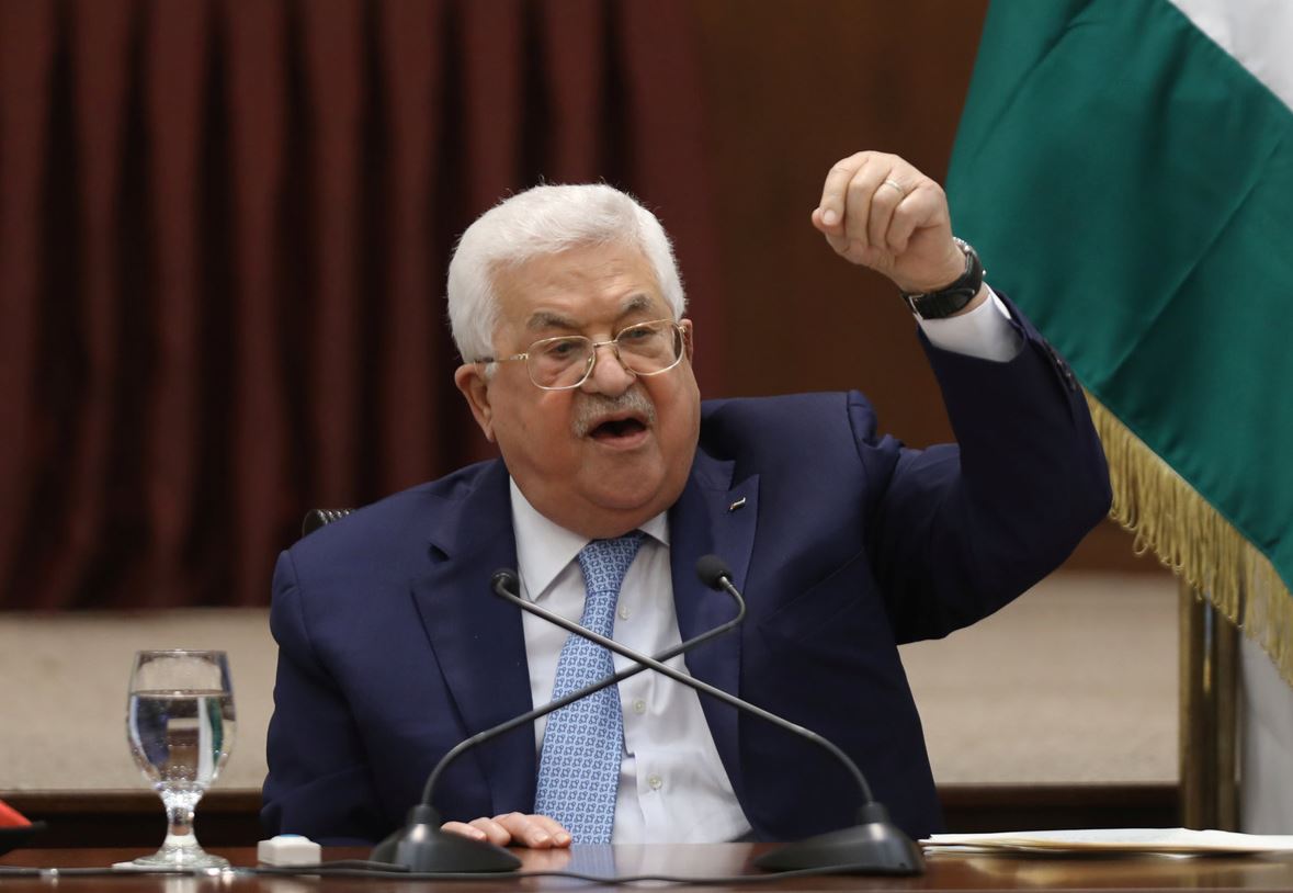 "عباس" يدعو المجتمع الدولي إلى الضغط على إسرائيل للالتزام بمقترح وقف إطلاق النار