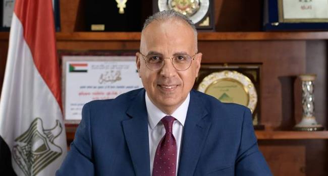 وزير الري يتابع المشروعات المائية