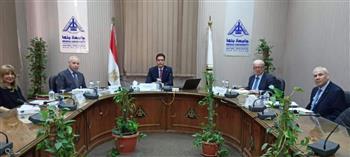 رئيس جامعة بنها يترأس لجنة اختيار عميد كلية التجارة