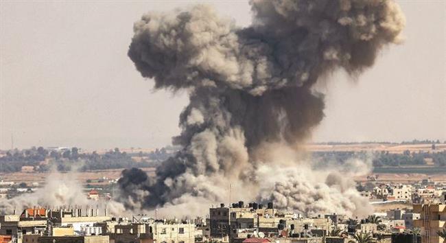 تبادل إطلاق نار كثيف شرق معبر رفح من الجانب الفلسطيني وتصاعد أعمدة الدخان