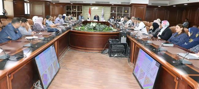 محافظ بني سويف يبحث تعظيم سبل التعاون مع الهيئة العامة للتخطيط العمراني