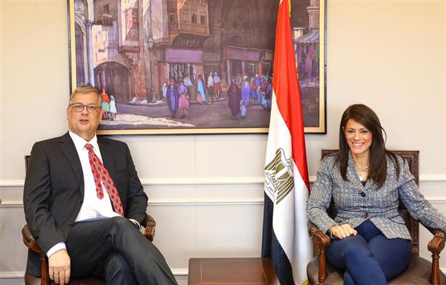 وزيرة التعاون الدولي تعقد جلسة مباحثات مع السفير الهولندي بالقاهرة