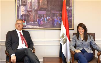   وزيرة التعاون الدولي تعقد جلسة مباحثات مع السفير الهولندي بالقاهرة