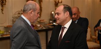 وزير التجارة يبحث مع نظيره الأردني فرص تعزيز التعاون