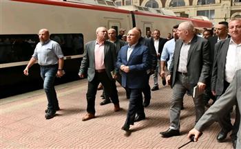 جولة تفقدية لـ وزير النقل بـ محطة مصر بـ الإسكندرية لمتابعة استعدادات عيد الأضحى