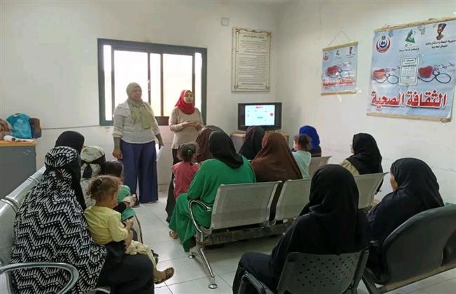 توقيع الكشف الطبي على 1425 حالة خلال قافلة طبية بالمنيا