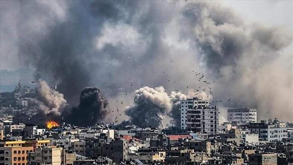 إعلام فلسطيني: شهداء وجرحى في غارة إسرائيلية استهدفت منزلا وسط غزة