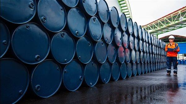 أسعار النفط تتراجع وسط ترقب لاجتماع تحالف «أوبك+»