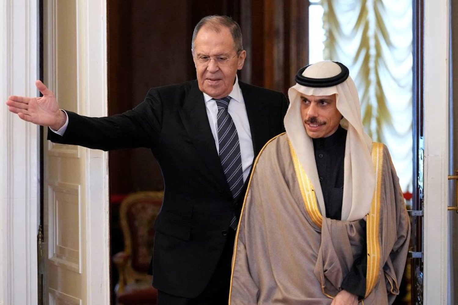 وزير خارجية السعودية يصل إلى روسيا للمشاركة في اجتماع "بريكس"