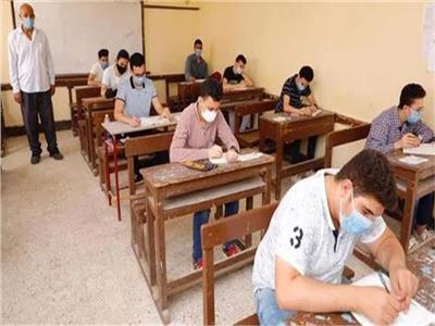 امتحانات الثانوية العامة.. 745 ألف طالب وطالبة يؤدون الامتحان في مادتي التربية الدينية والوطنية