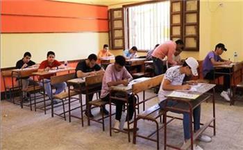 امتحانات الثانوية العامة.. التعليم: ضبط طالب بمحاولة غش إلكتروني