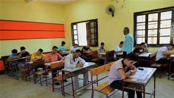 «غرفة عمليات التعليم»: اليوم الأول بامتحانات الثانوية العامة سار دون أية مشكلات 