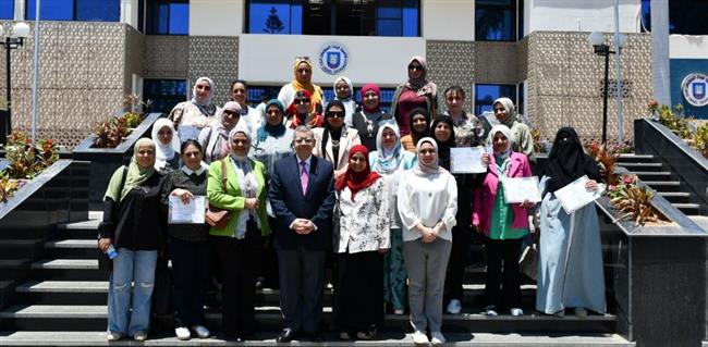 جامعة قناة السويس تُكرم خريجات الدفعة الأولى لمبادرة "سيدات رائدات"