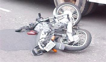   مصرع "موظف" وإصابة شخصين إثر انقلاب دراجة بخارية في أوسيم