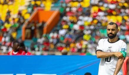 وزير الرياضة: محمد صلاح بيموت في تراب البلد