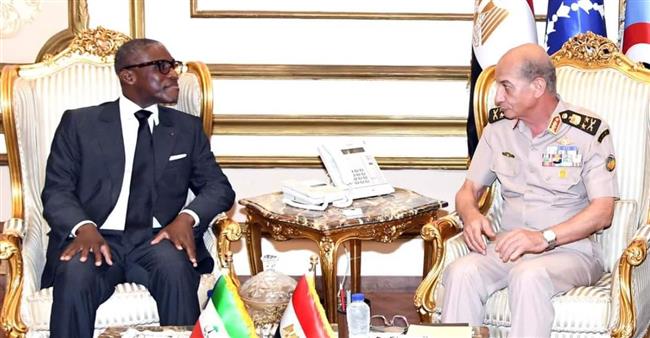 الفريق أول محمد زكى يلتقى النائب الأول لرئيس جمهورية غينيا الإستوائية