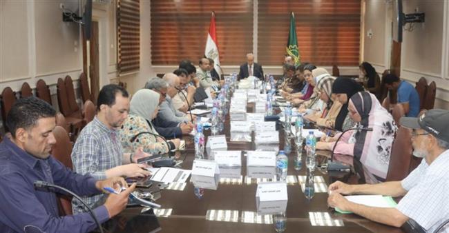 محافظ القليوبية يناقش ما تم انجازه فى ملف التصالح على مخالفات البناء 