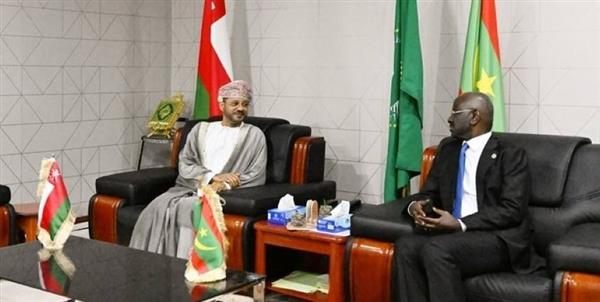 سلطنةُ عُمان وموريتانيا تبحثان تعزيز وتطوير مجالات التعاون