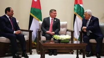 العاهل الأردني والرئيس الفلسطيني يؤكدان أهمية دور مصر المحوري في الوساطة