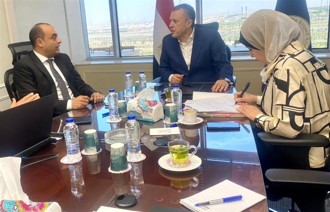 اجتماع وزير السياحة للوقوف على الموقف التنفيذي لمشروعات الآثار خلال العام المالي الجاري