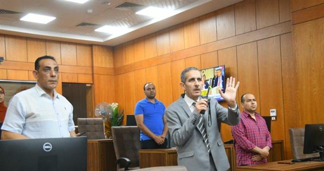 محافظ الغربية يتابع حملة مكبرة لإزالة برج سكني بشارع البحر