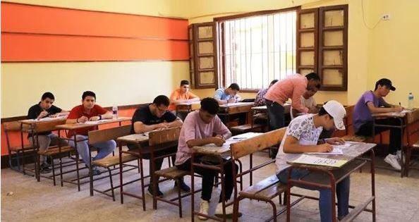 امتحانات الثانوية العامة.. وزير التعليم يوجه باستخدام القلم "الجاف الأزرق" في الإجابة