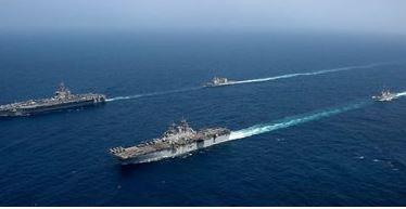 الجيش الأمريكي: إصابة السفينة "توتور" في البحر الأحمر بزورق تابع للحوثيين 