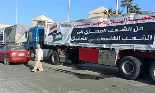 مصر تواصل جهودها في إدخال المساعدات الإنسانية لقطاع غزة