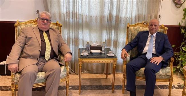 السفير العراقي و مسئول الديمقراطي الكردستاني يناقشان دعم الجالية بالقاهرة