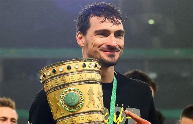 رسميًا.. بروسيا دورتموند يعلن رحيل هوملز عن الفريق