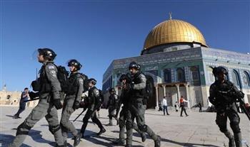   الاحتلال الإسرائيلي يقتحم المسجد الأقصى خلال خطبة الجمعة ويمنع عددًا من المصلين من دخوله