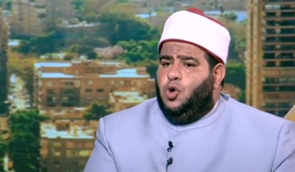 الصيغة الصحيحة لتكبيرات العيد وموعد ذبح الأضحية.. رجب الأزهري يوضح