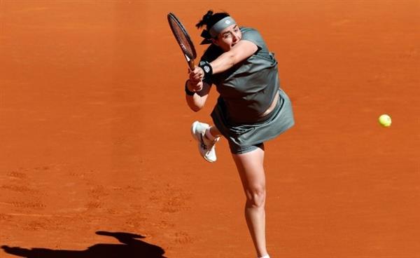 بسبب الأحوال الجوية.. إيقاف مباراة أنس جابر ببطولة نوتنجهام المفتوحة للتنس