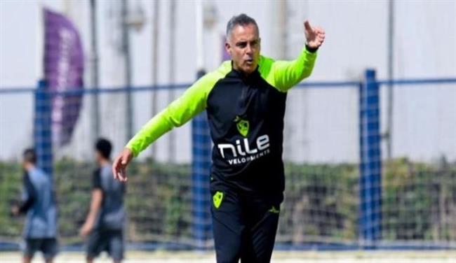 جوميز يدافع عن نجم الزمالك ويشيد به بعد الفوز على سيراميكا كليوباترا