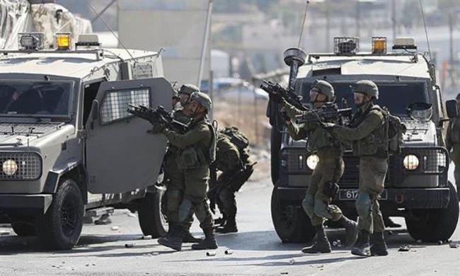 إصابة 8 فلسطينيين بينهم 4 بجروح خطيرة فى مواجهات مع الاحتلال وسط الضفة الغربية