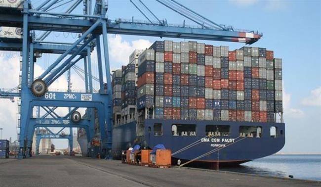 تداول 36 سفينة حاويات وبضائع عامة بـ ميناء دمياط