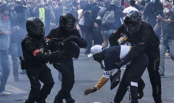 الشرطة الفرنسية : تظاهر 250 ألف شخص ضد اليمين المتطرف