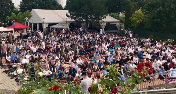 ألاف المسلمين بالنمسا يؤدون صلاة عيد الأضحى بالمركز الإسلامي الكبير في فيينا