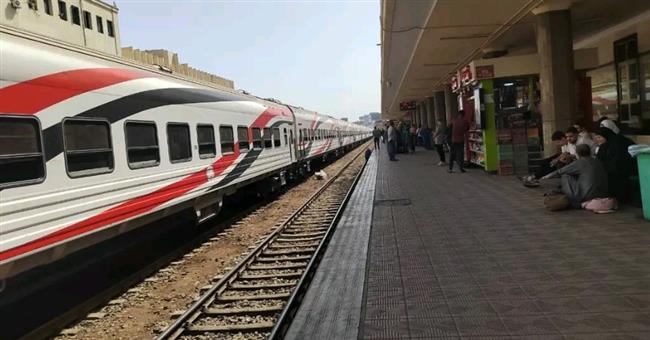 "الوزير" يتابع انتظام العمل وتقديم الخدمات بمرافق النقل والمواصلات