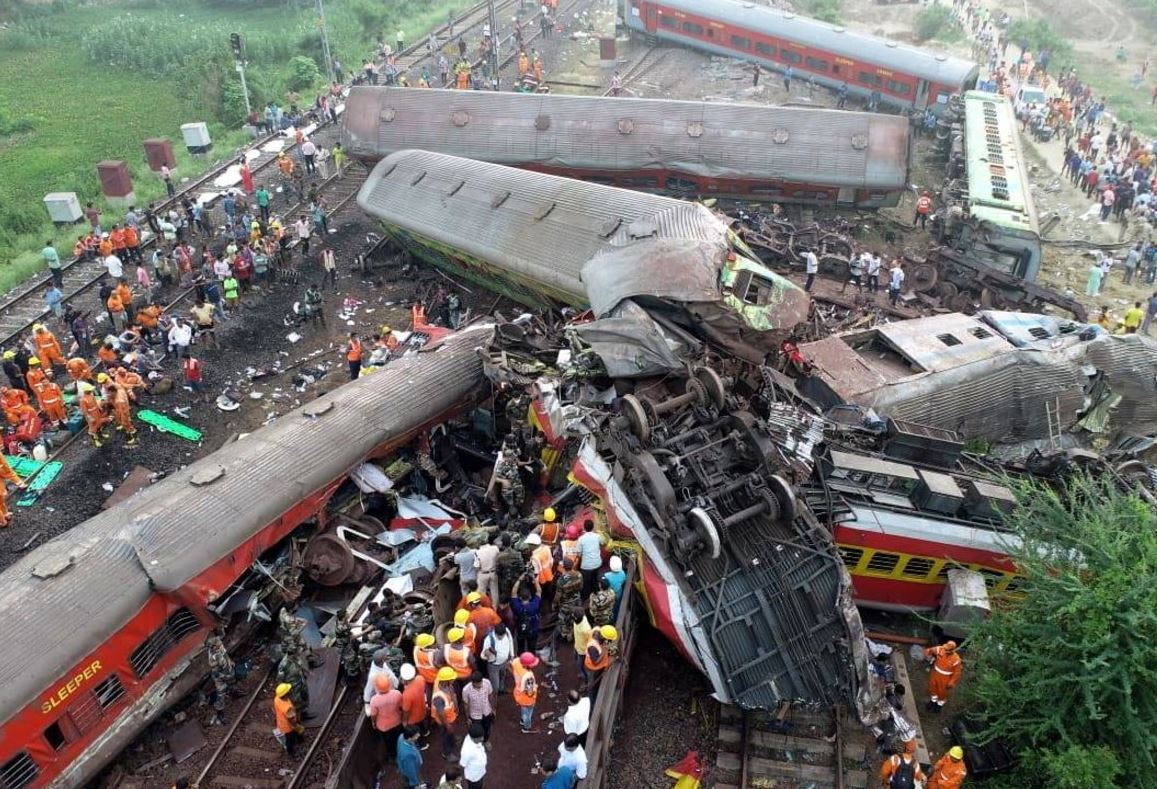 الهند: ارتفاع حصيلة ضحايا حادث تصادم قطارين إلى 75 قتيلًا ومصابًا