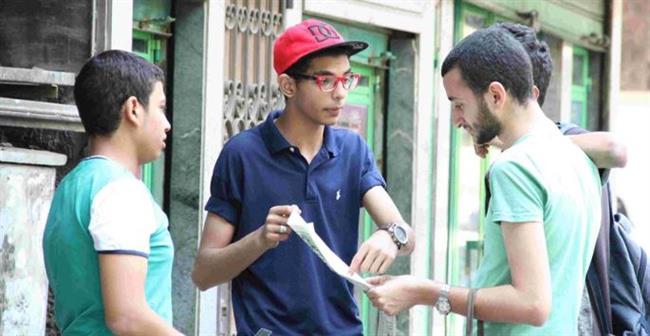 ضبط طالب بقنا يدير مجموعات "واتس آب" بزعم تسريب امتحانات الثانوية العامة