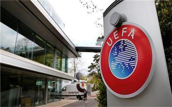 "يويفا" يفتح تحقيقا في مزاعم ممارسات عنصرية ضد لاعبي انجلترا بمباراة صربيا