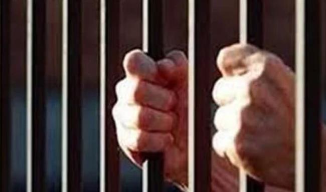 حبس المتهم بحيازة أقراص ومواد مخدرة بالقليوبية