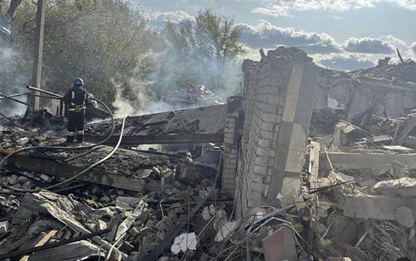 أوكرانيا: مقتل وإصابة أربعة أشخاص في قصف روسي لمنطقة دونيتسك