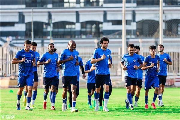 قبل مواجهة الأهلي.. معسكر الزمالك في خطر 