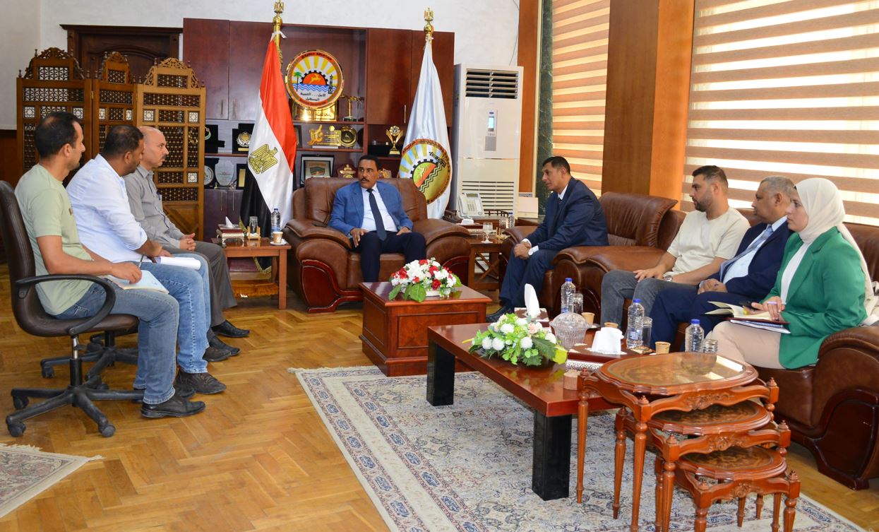 "شعيب" يناقش مع وفد جامعة الأزهر انشاء كلية البنات بثلاث شعب