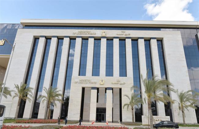 بمرتبات 1700 درهم.. وزارة العمل تحدد آخر موعد للتقديم لفرص عمل في الإمارات